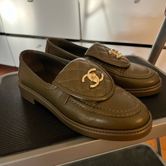 Chanel leather loafers - Picture 1 of 5